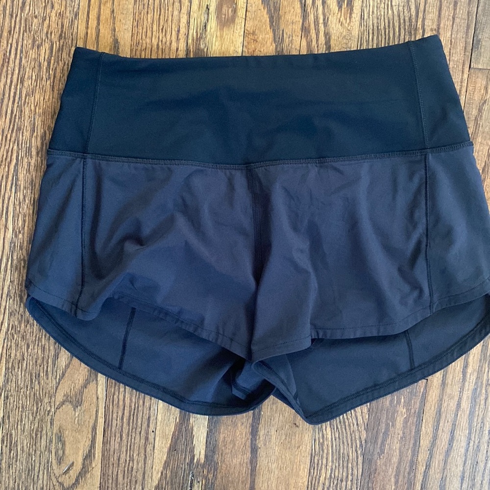 Lululemon Running shorts Size 4 🖤